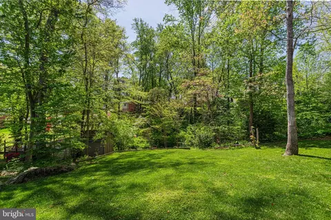 Exterior - 8511 Parliament Dr, Springfield, VA 22151 photo 8 of 12