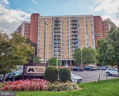 6800 Fleetwood Rd #1115, Mclean, VA 22101