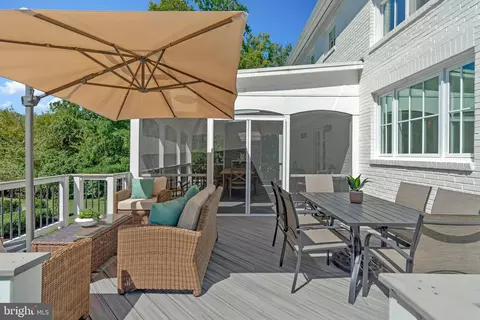 Exterior - 7315 Westerly Ln, Mclean, VA 22101 photo 8 of 25