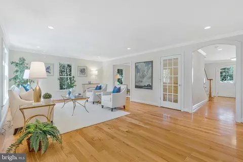 Living - 7315 Westerly Ln, Mclean, VA 22101 photo 1 of 7