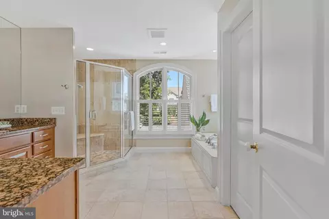 Bath - 7315 Westerly Ln, Mclean, VA 22101 photo 2 of 10