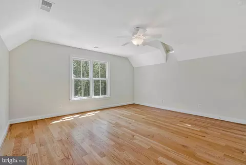 Bedroom - 7315 Westerly Ln, Mclean, VA 22101 photo 6 of 11