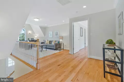 Entry Way - 7315 Westerly Ln, Mclean, VA 22101 photo 4 of 5