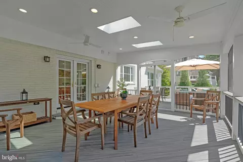 Exterior - 7315 Westerly Ln, Mclean, VA 22101 photo 4 of 25