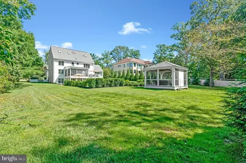 Exterior - 7315 Westerly Ln, Mclean, VA 22101 photo 18 of 25