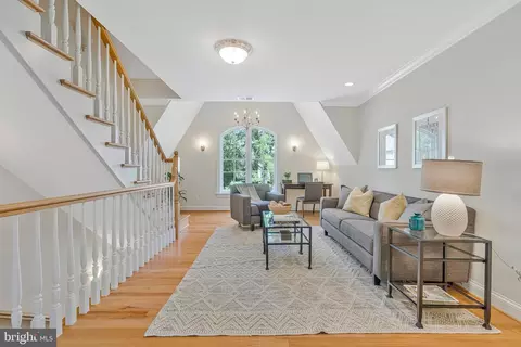 Entry Way - 7315 Westerly Ln, Mclean, VA 22101 photo 3 of 5