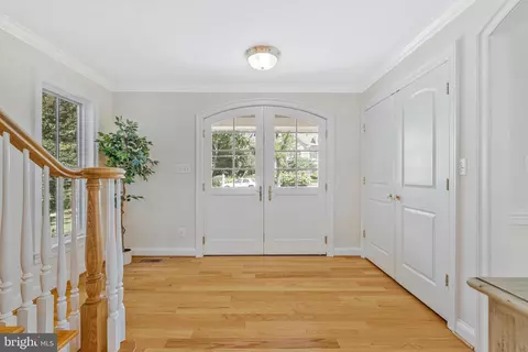 Entry Way - 7315 Westerly Ln, Mclean, VA 22101 photo 2 of 5