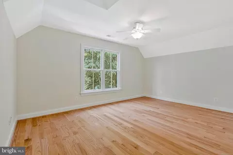 Bedroom - 7315 Westerly Ln, Mclean, VA 22101 photo 8 of 11