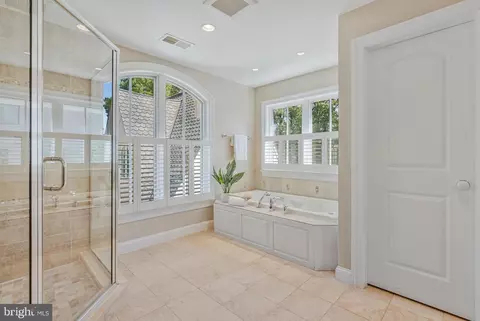 Bath - 7315 Westerly Ln, Mclean, VA 22101 photo 4 of 10
