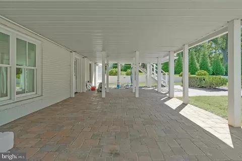 Exterior - 7315 Westerly Ln, Mclean, VA 22101 photo 16 of 25