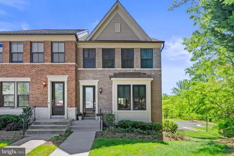 3747 Powell Ln, Falls Church, VA 22041