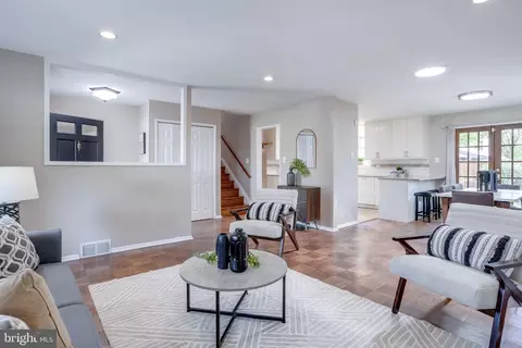 7419 Bath St, Springfield, VA 22150 photo 10