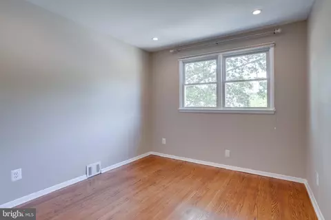 7419 Bath St, Springfield, VA 22150 photo 9