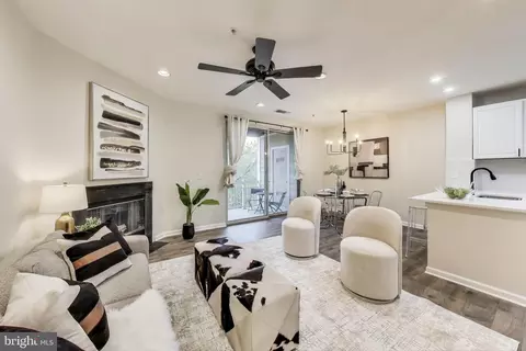 2107 Highcourt Ln #304, Herndon, VA 20170
