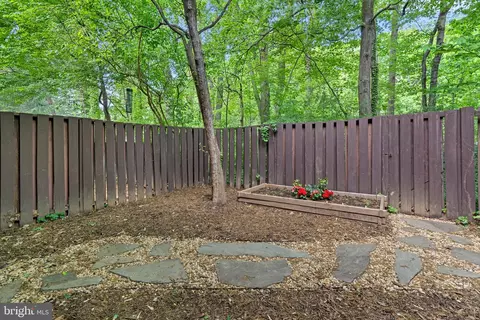 12126 Captiva Ct, Reston, VA 20191 photo 25