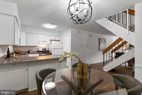 12126 Captiva Ct, Reston, VA 20191 photo 11