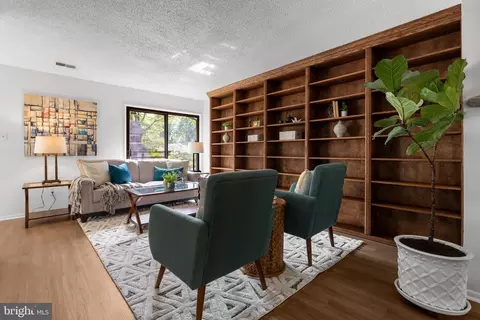 12126 Captiva Ct, Reston, VA 20191 photo 5