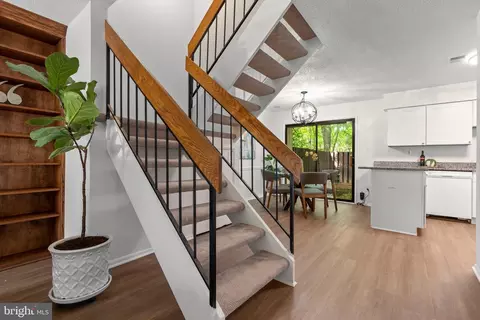 12126 Captiva Ct, Reston, VA 20191 photo 7