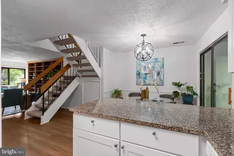 12126 Captiva Ct, Reston, VA 20191 photo 14