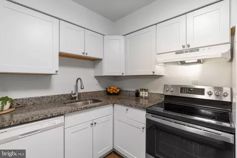 12126 Captiva Ct, Reston, VA 20191 photo 12