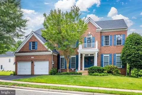 8649 Hillside Manor Dr, Springfield, VA 22152