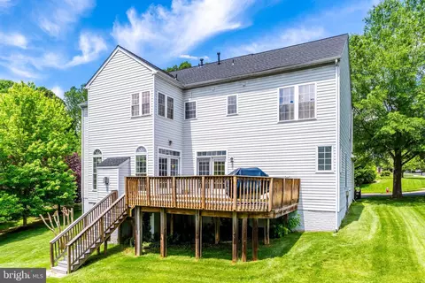 Exterior - 8649 Hillside Manor Dr, Springfield, VA 22152 photo 5 of 5