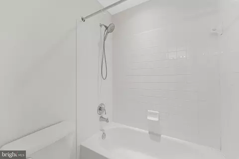 Bath - 8649 Hillside Manor Dr, Springfield, VA 22152 photo 2 of 6
