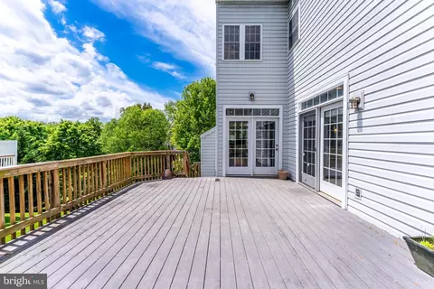 Exterior - 8649 Hillside Manor Dr, Springfield, VA 22152 photo 3 of 5