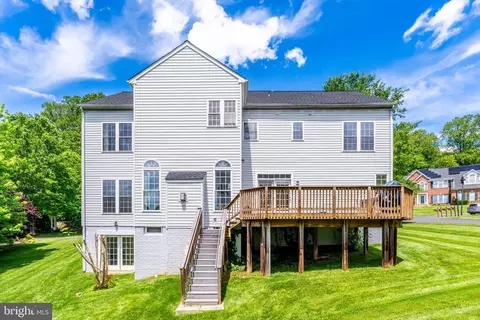 Exterior - 8649 Hillside Manor Dr, Springfield, VA 22152 photo 4 of 5