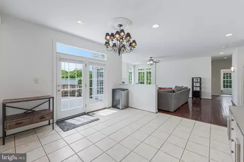Entry Way - 8649 Hillside Manor Dr, Springfield, VA 22152 photo 6 of 7