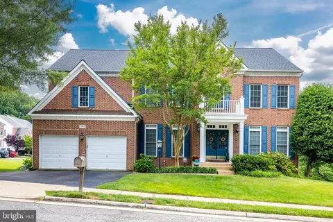 Exterior - 8649 Hillside Manor Dr, Springfield, VA 22152 photo 2 of 5