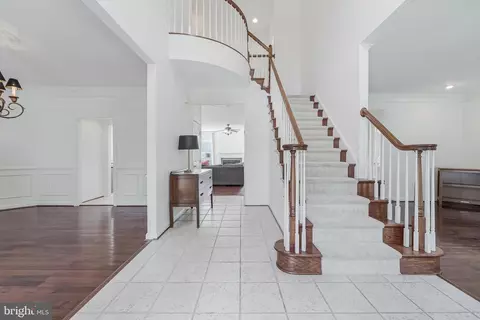 Entry Way - 8649 Hillside Manor Dr, Springfield, VA 22152 photo 1 of 7