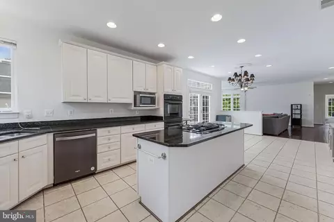 Kitchen - 8649 Hillside Manor Dr, Springfield, VA 22152 photo 5 of 7