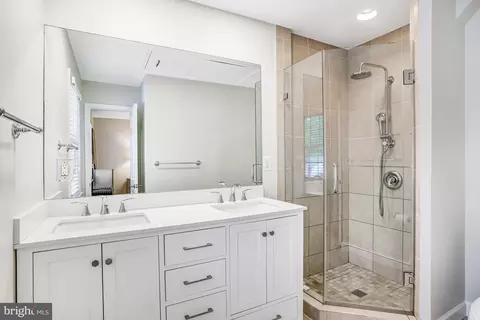 Bath - 6737 Baron Rd, Mclean, VA 22101 photo 2 of 4
