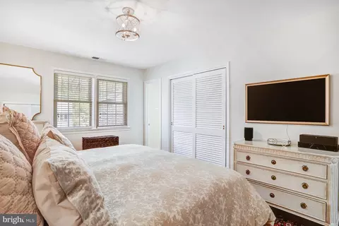Bedroom - 6737 Baron Rd, Mclean, VA 22101 photo 1 of 6