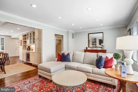 Living - 6737 Baron Rd, Mclean, VA 22101 photo 2 of 3