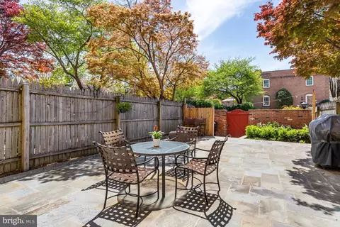 Exterior - 6737 Baron Rd, Mclean, VA 22101 photo 6 of 6