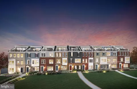 3925 Walnut St, Fairfax, VA 22030