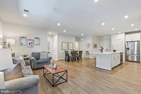 2319 Field Point Rd #107, Herndon, VA 20171