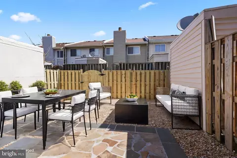 13340 Shea Pl, Herndon, VA 20170