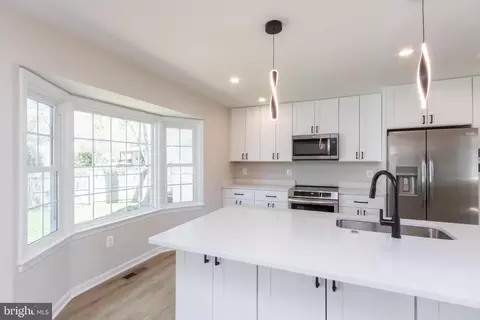Kitchen - 7907 Marysia Ct, Springfield, VA 22153 photo 3 of 3