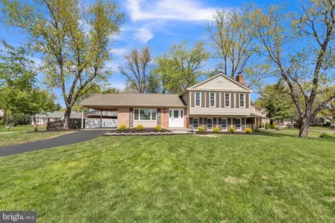 7907 Marysia Ct, Springfield, VA 22153