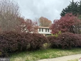 8410 Amanda Pl, Vienna, VA 22180