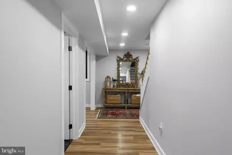 Entry Way - 9248 Northedge Dr, Springfield, VA 22153 photo 15 of 16
