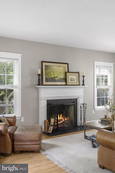 Living - 9248 Northedge Dr, Springfield, VA 22153 photo 1 of 2