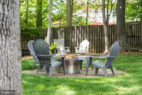 Exterior - 9248 Northedge Dr, Springfield, VA 22153 photo 11 of 22