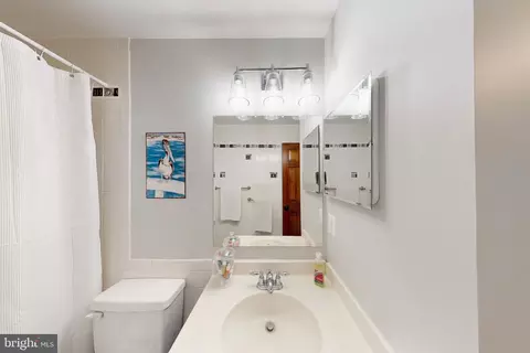 Bath - 9248 Northedge Dr, Springfield, VA 22153 photo 4 of 9