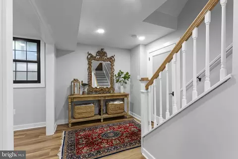 Entry Way - 9248 Northedge Dr, Springfield, VA 22153 photo 14 of 16