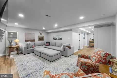 Living - 9248 Northedge Dr, Springfield, VA 22153 photo 2 of 2