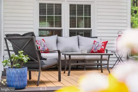 Exterior - 9248 Northedge Dr, Springfield, VA 22153 photo 6 of 22